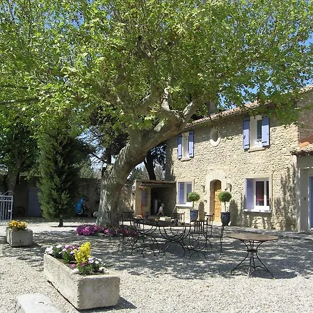 Le Mas Des Hirondelles Maison d'hôtes
