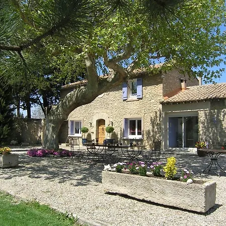 Le Mas Des Hirondelles Maison d'hôtes 3*